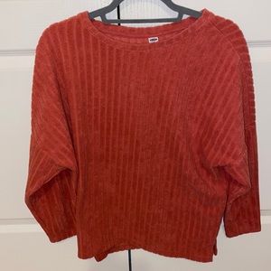 Old navy red medium sweater in great condition